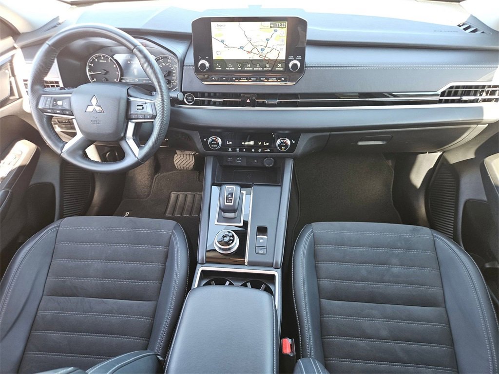 Used 2024 Mitsubishi Outlander SE Black Edition image 24