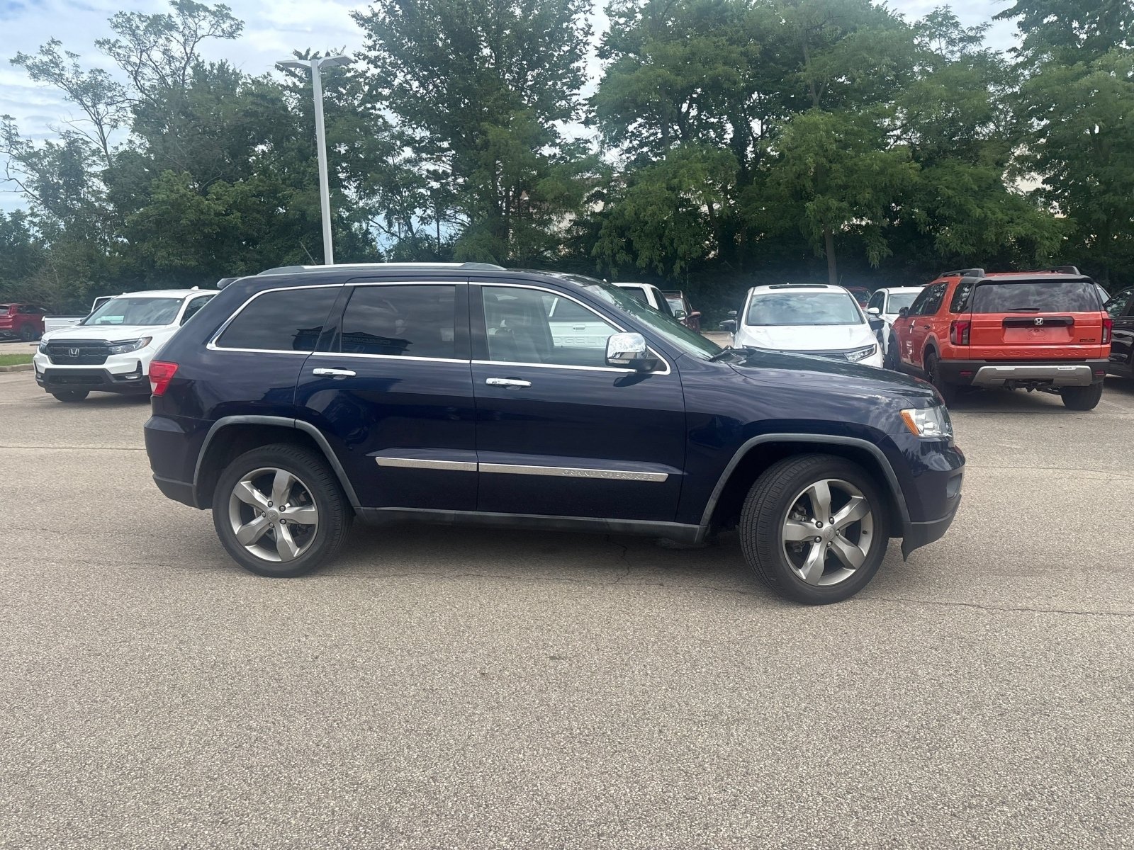Used 2012 Jeep Grand Cherokee Limited w/ Trailer Tow Group AWD/4WD image 21