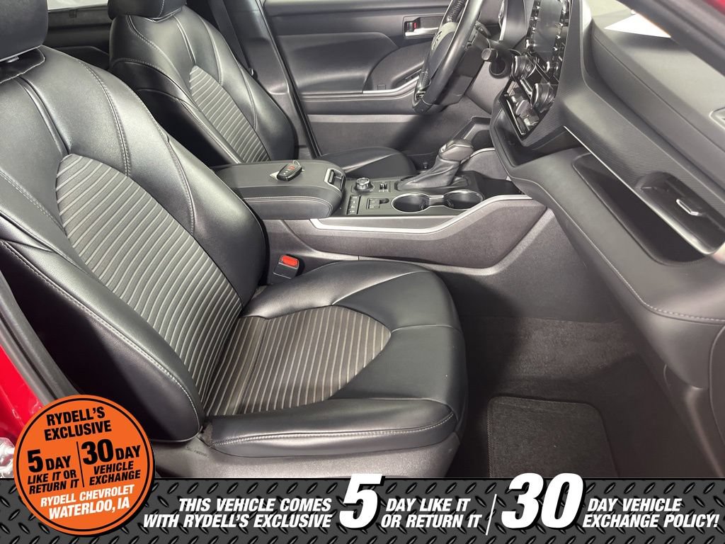 Used 2021 Toyota Highlander XSE AWD/4WD image 15