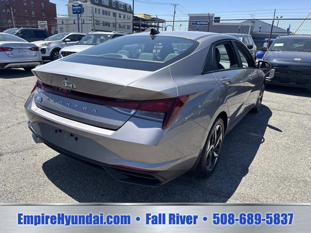 Used 2023 Hyundai Elantra SEL w/ Convenience Package FWD image 6