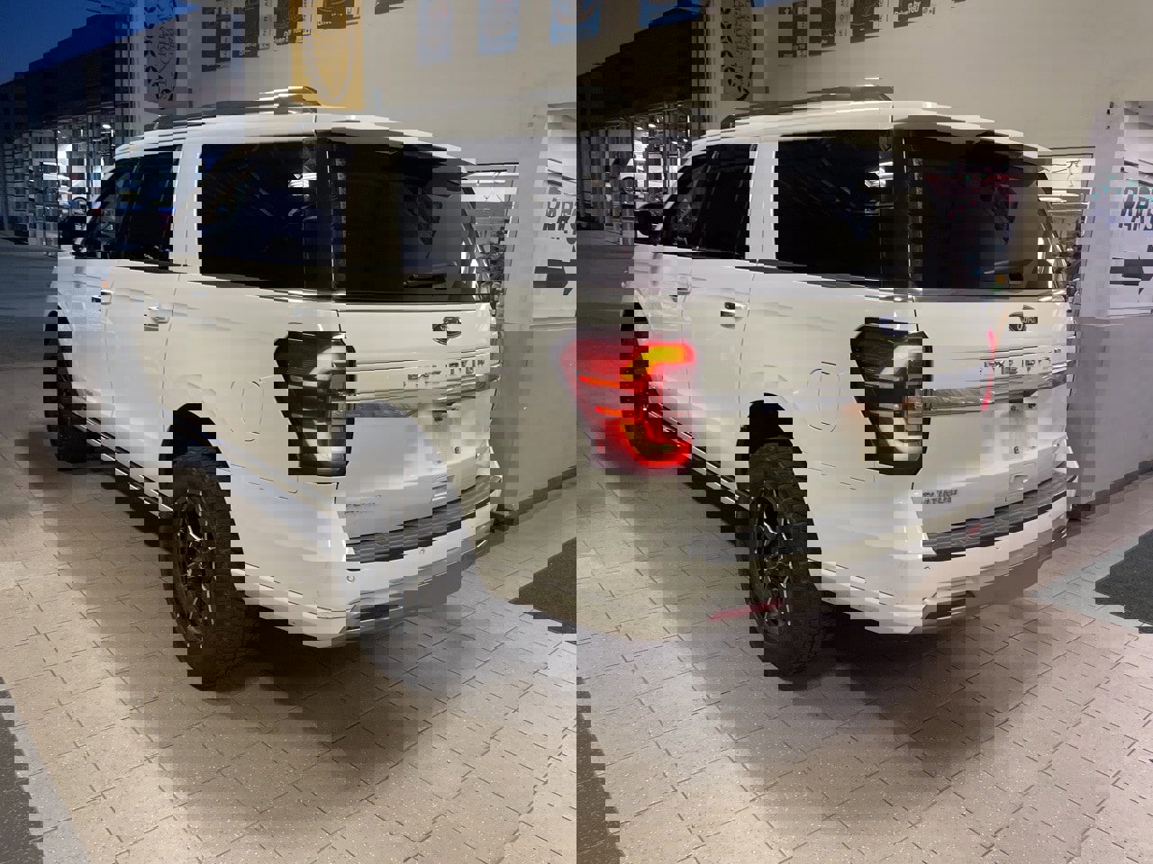 Used 2023 Ford Expedition Max Platinum image 3