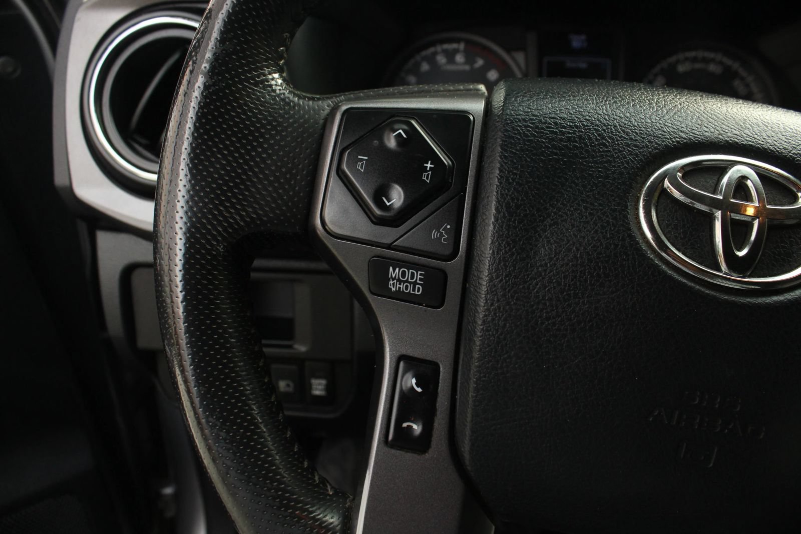 Used 2019 Toyota Tacoma TRD Sport AWD/4WD image 22