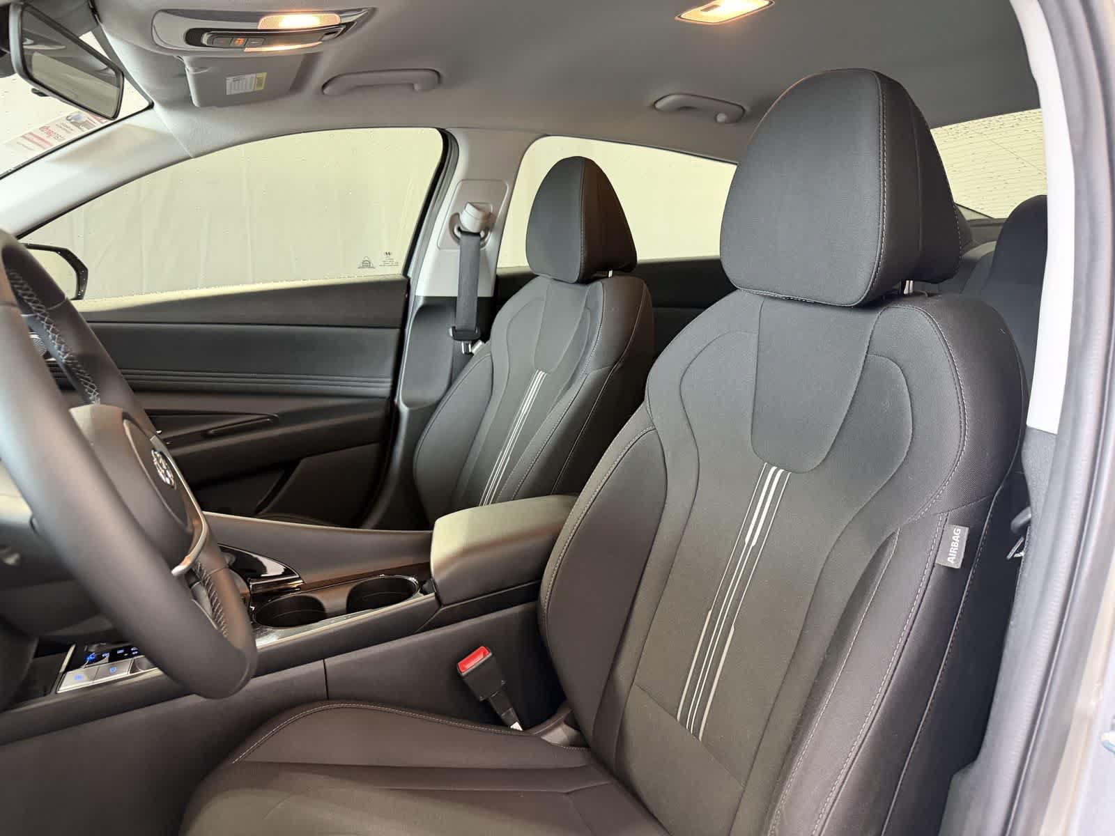 Used 2021 Hyundai Elantra SEL w/ Convenience Package FWD image 10