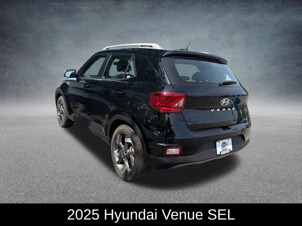 Used 2025 Hyundai Venue SEL FWD image 3