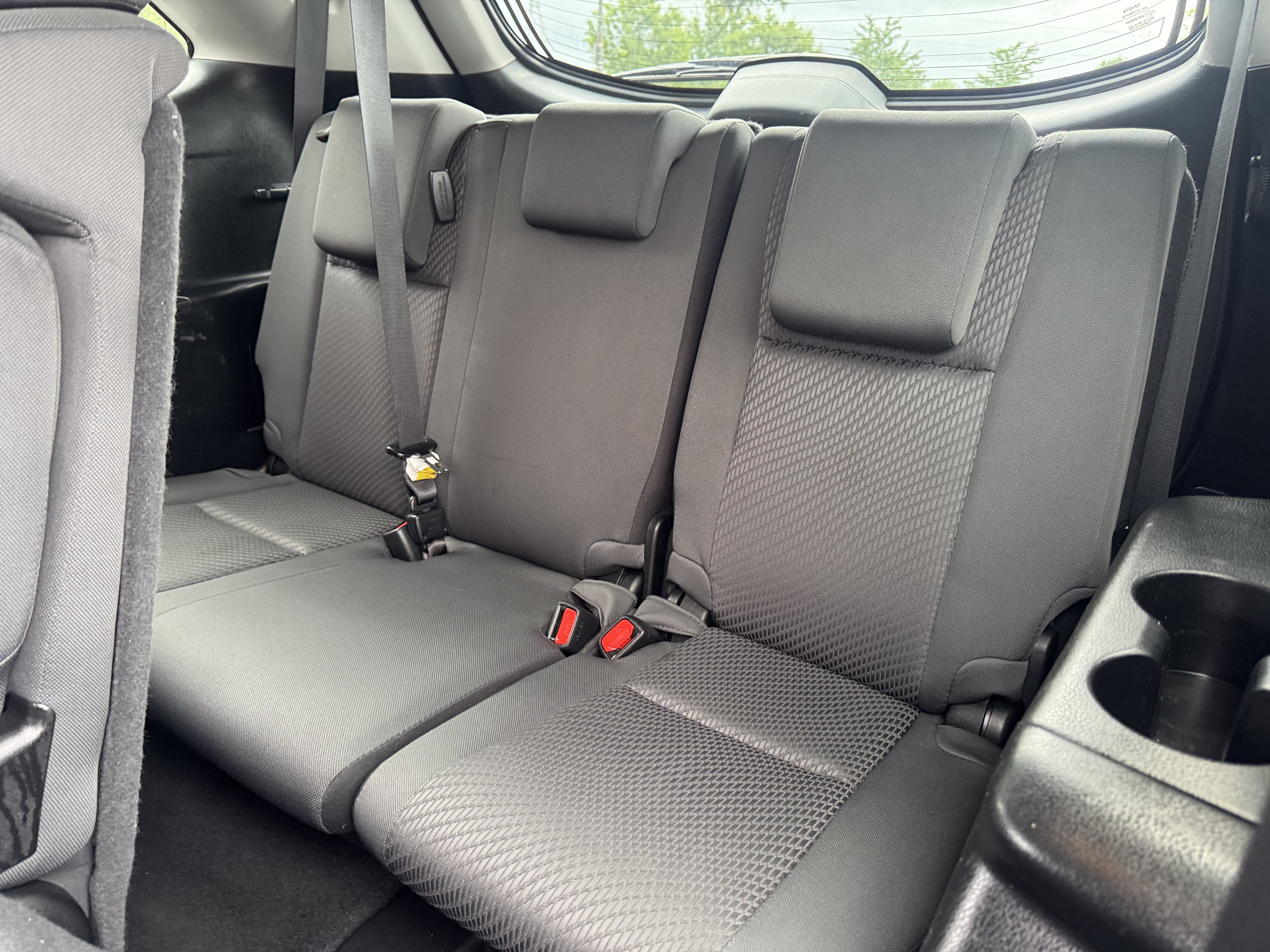 Used 2018 Toyota Highlander LE FWD image 15