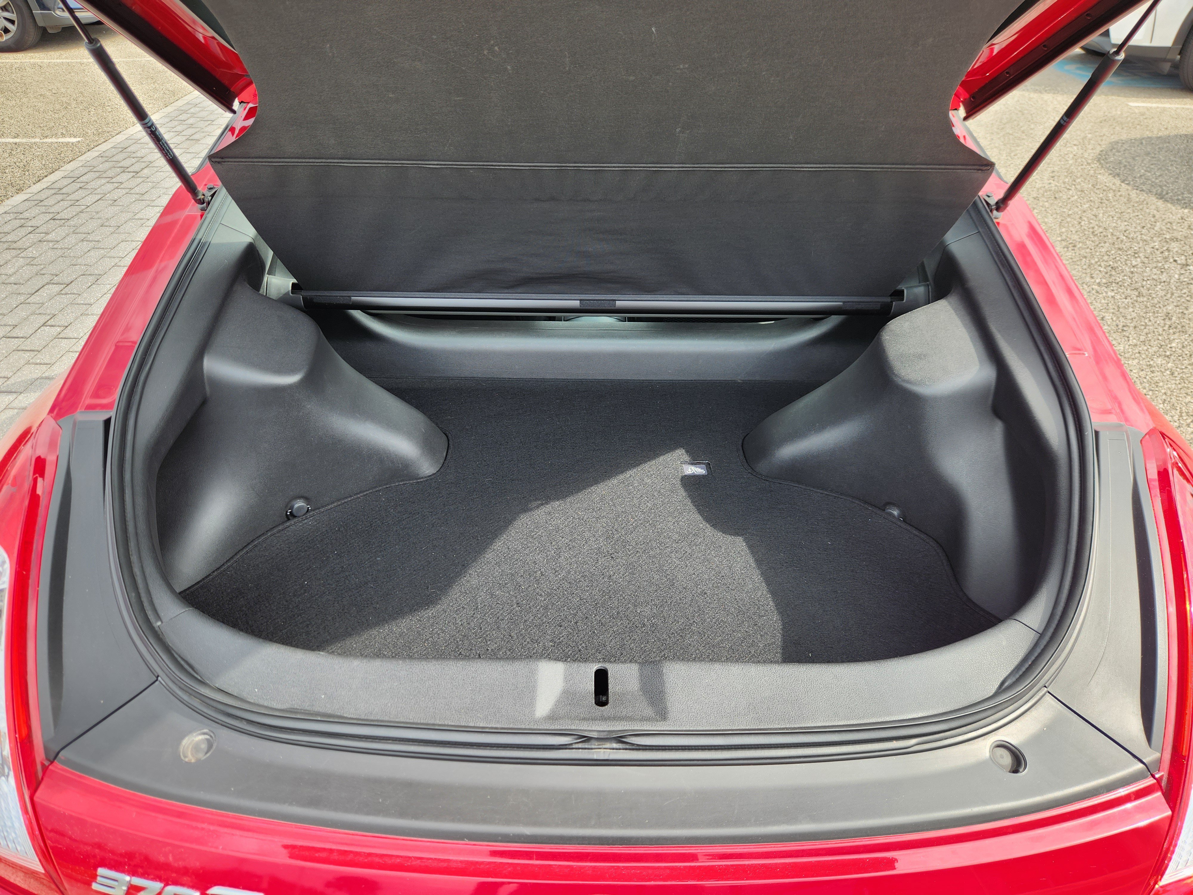 Used 2009 Nissan 370Z Touring w/ Sport Pkg RWD image 16