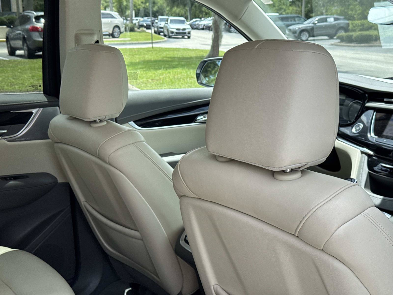 Used 2024 Cadillac XT6 Premium Luxury FWD image 28