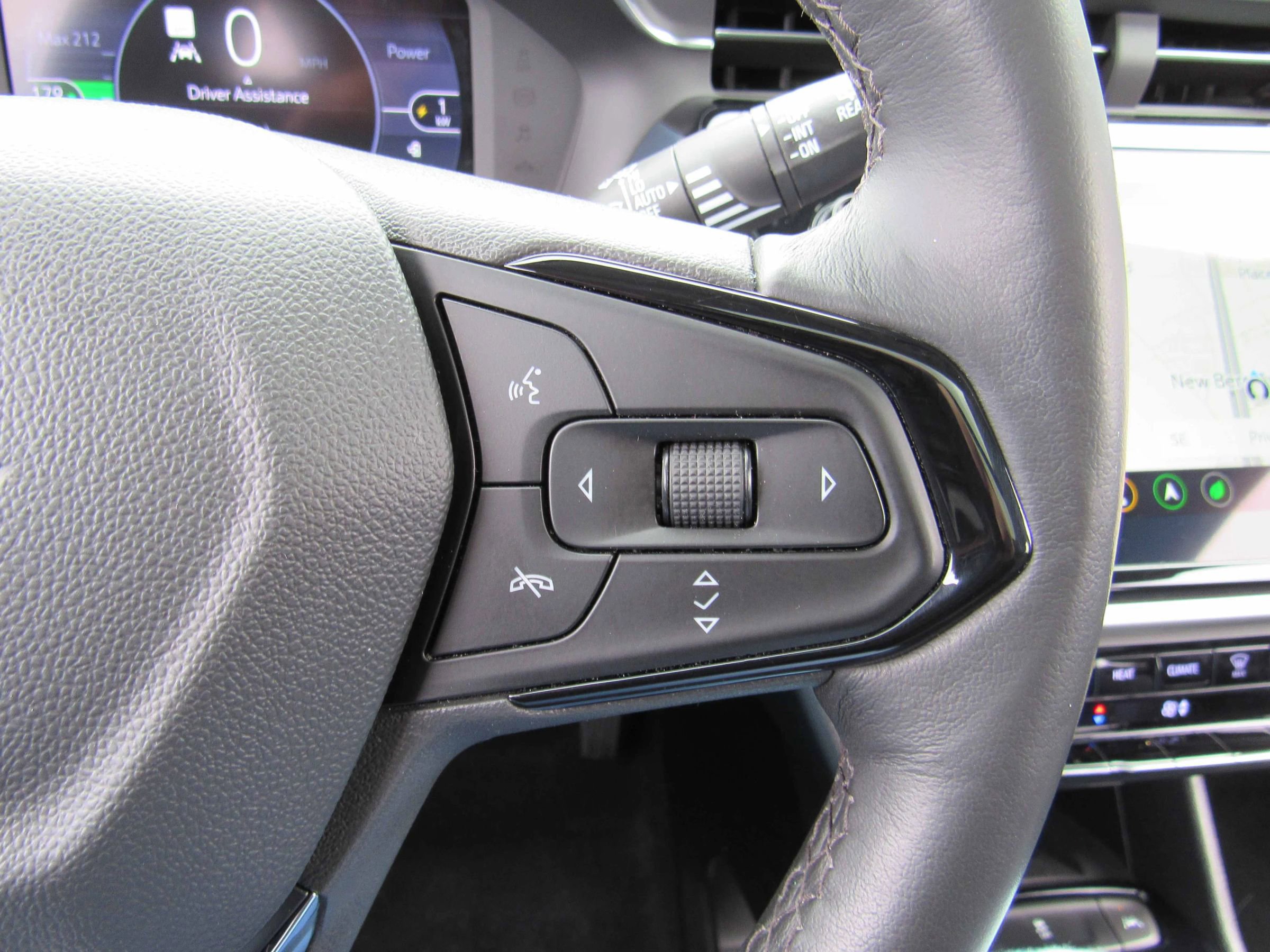 Used 2023 Chevrolet Bolt EUV Premier w/ Sun & Sound Package image 17