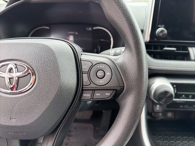 Used 2023 Toyota RAV4 LE AWD/4WD image 22