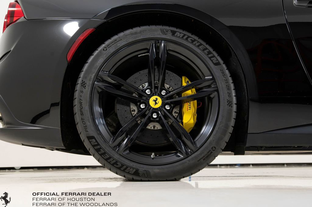 Used 2018 Ferrari GTC4Lusso image 23