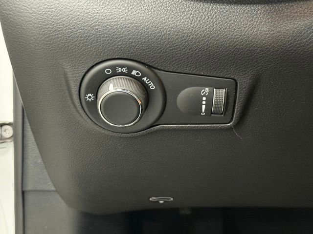 Used 2024 Jeep Compass Sport AWD/4WD image 15