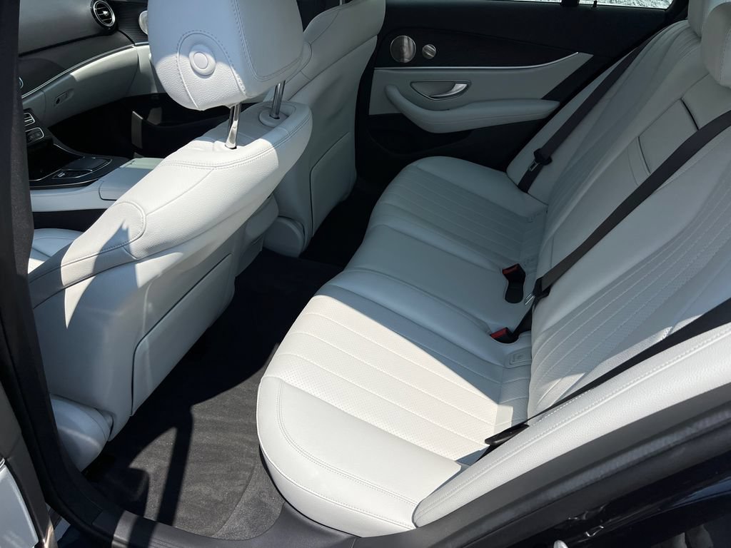 Used 2023 Mercedes-Benz E 350 4MATIC Sedan image 25