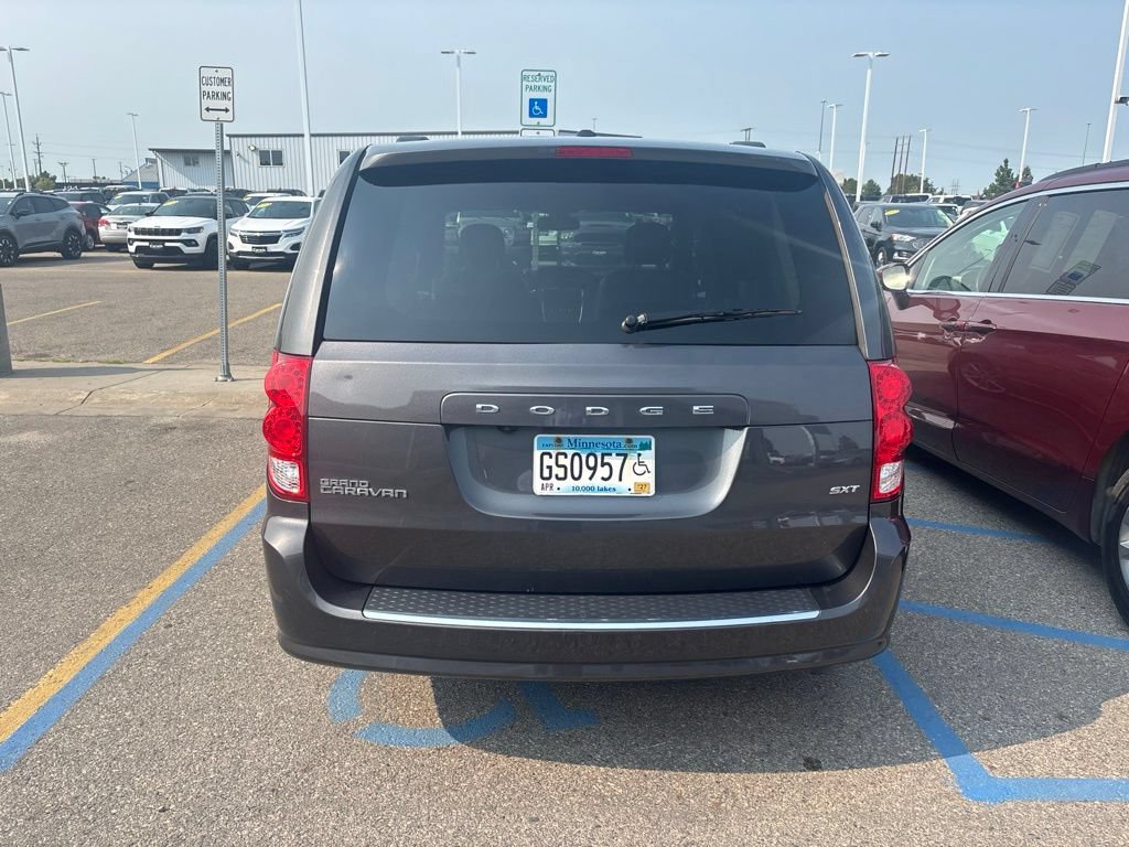 Used 2018 Dodge Grand Caravan SXT FWD image 7