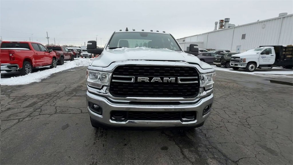 Used 2024 RAM 3500 Big Horn image 3