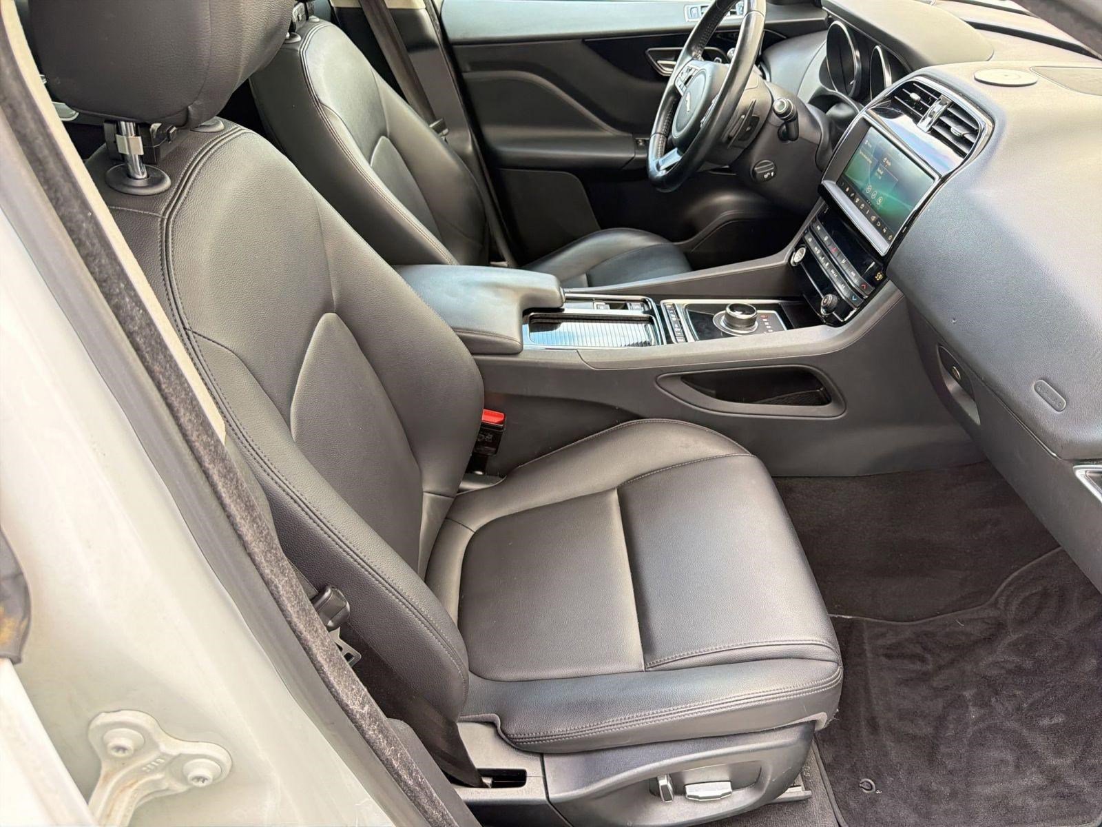 Used 2019 Jaguar F-PACE Premium AWD/4WD image 29