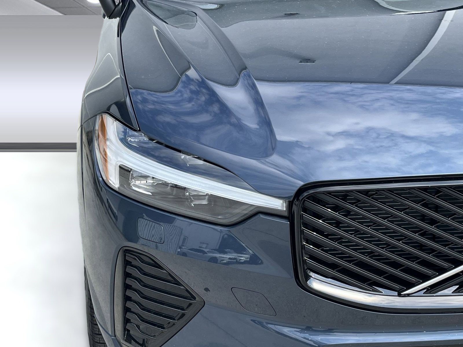 Used 2026 Volvo XC60 B5 Core w/ Climate Package image 11