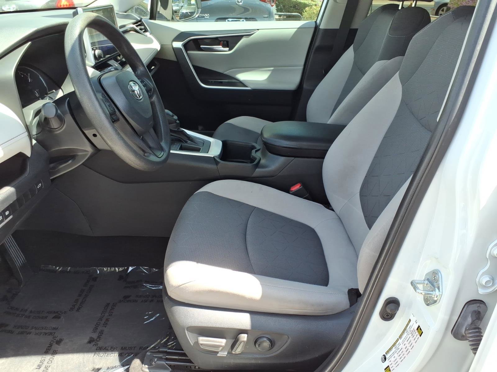 Used 2023 Toyota RAV4 XLE w/ Convenience Package FWD image 14