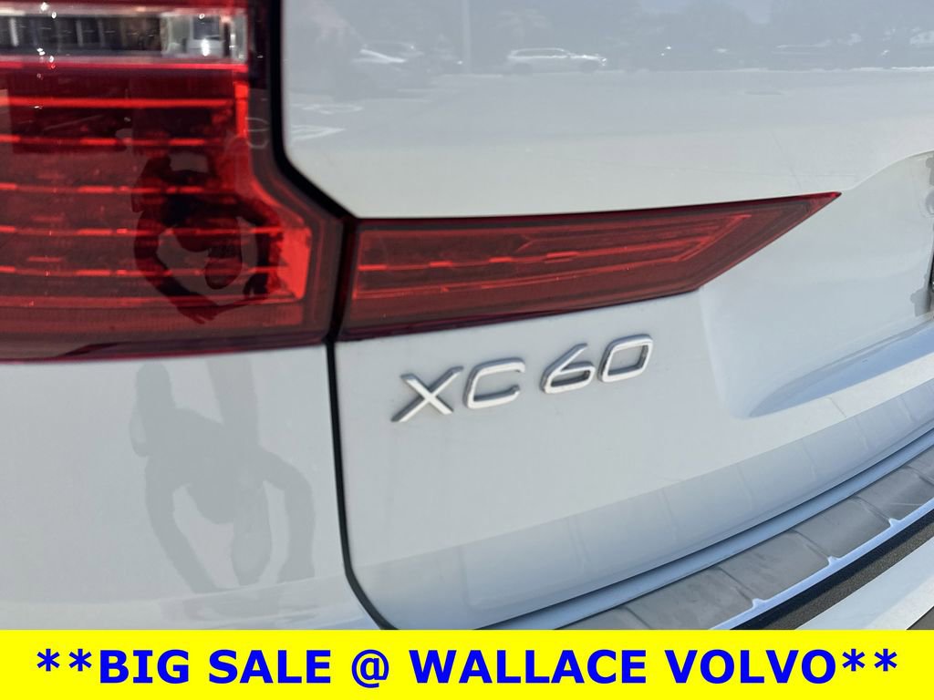 Used 2021 Volvo XC60 T5 Momentum w/ Climate Package AWD/4WD image 10