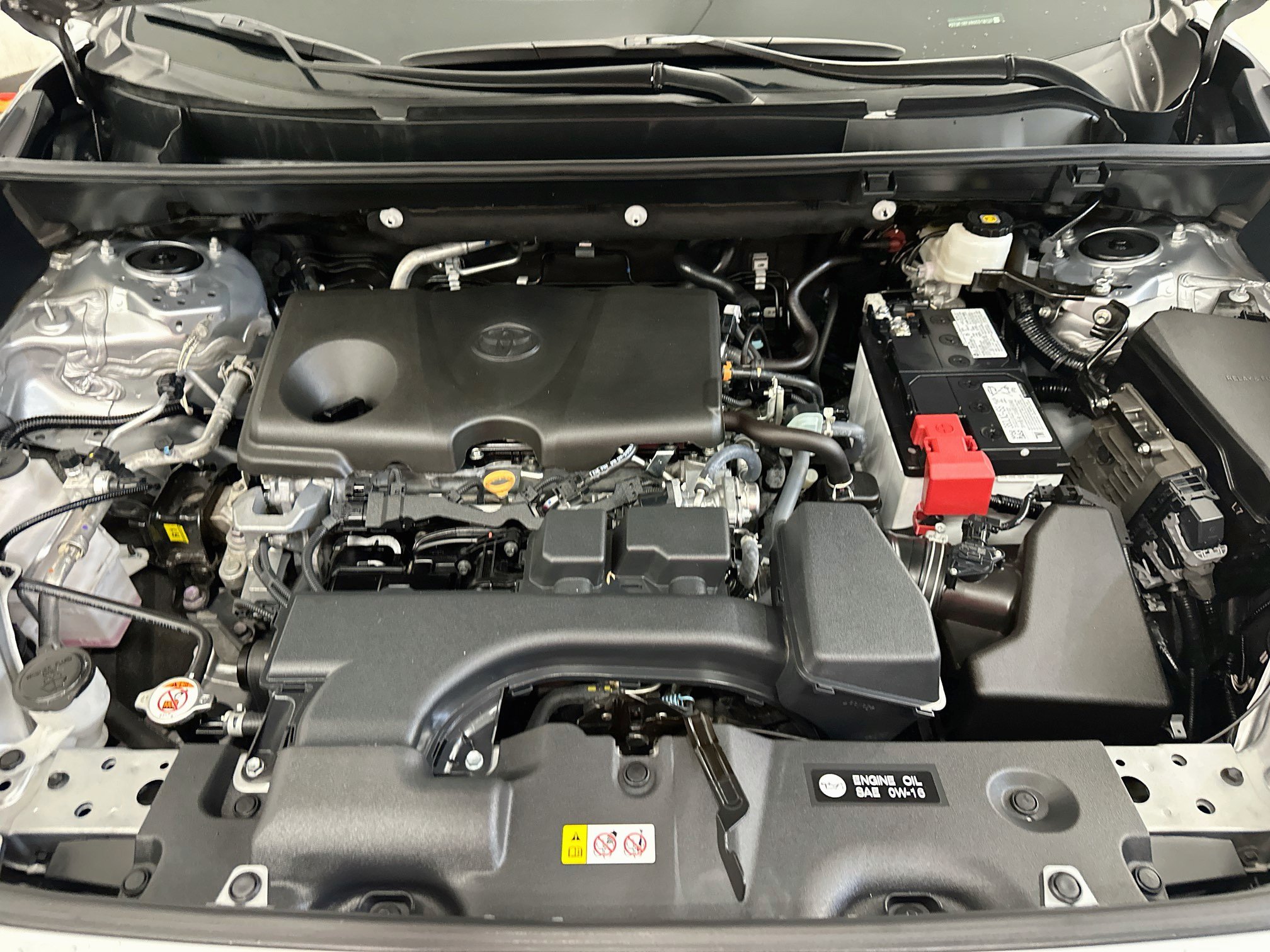 Used 2025 Toyota RAV4 LE AWD/4WD image 33