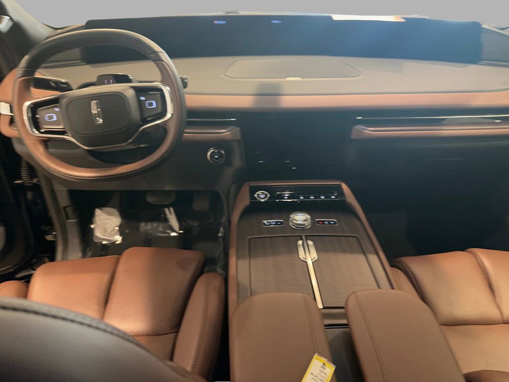 Used 2025 Lincoln Navigator Reserve image 35