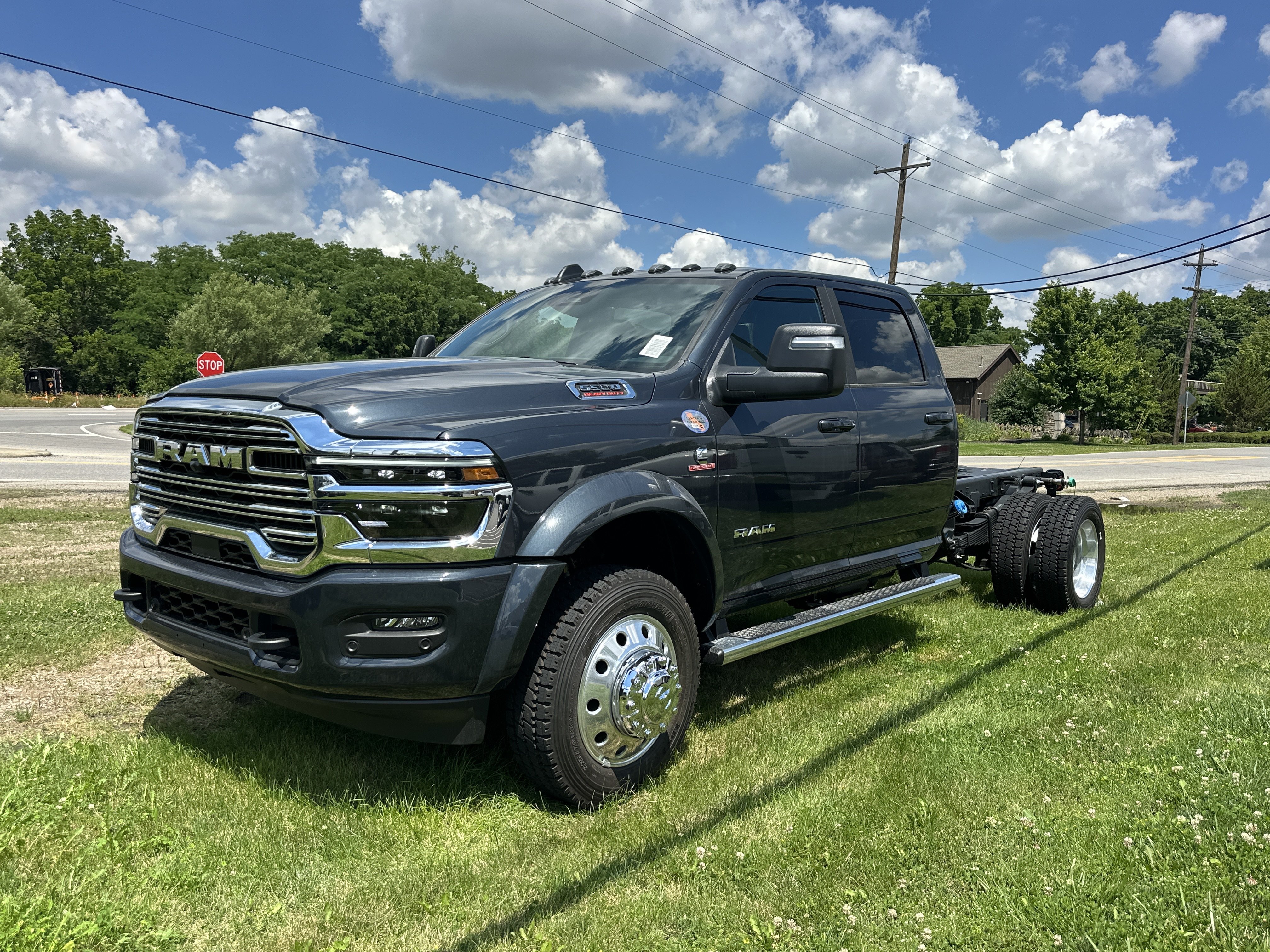 New 2026 RAM 5500 4x4 Crew Cab w/ Laramie Trim Package image 24