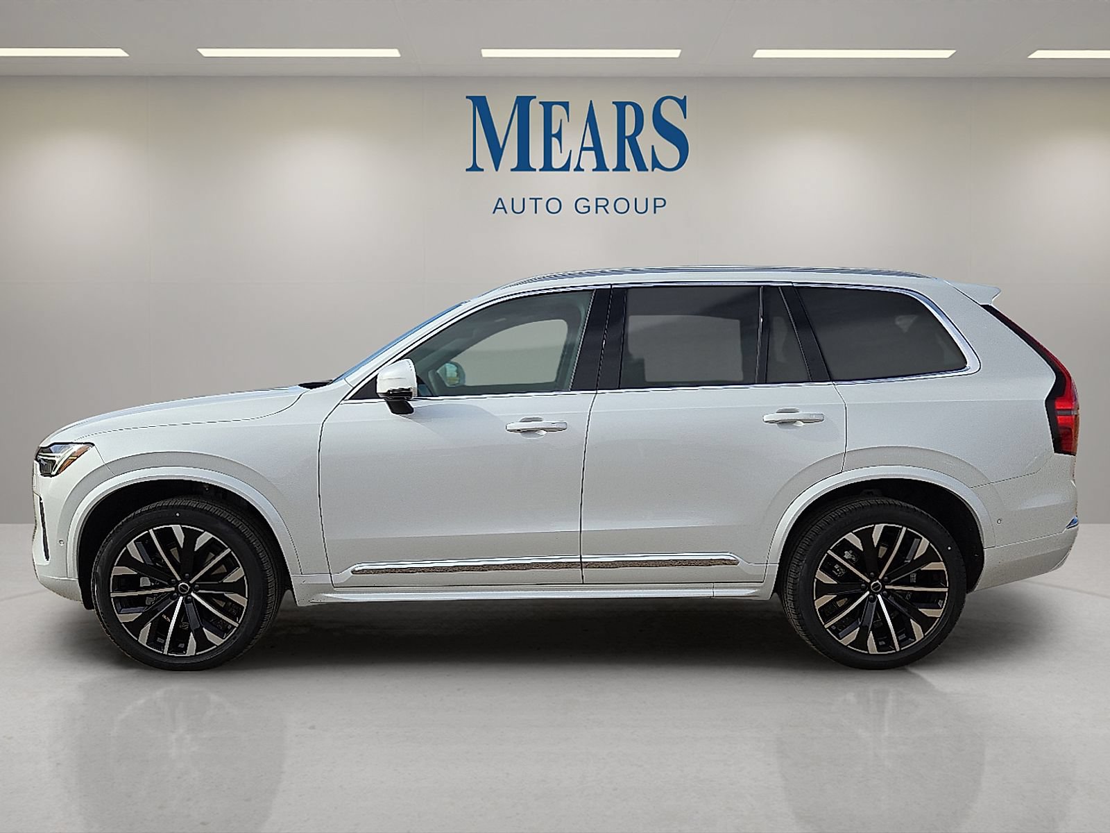 New 2026 Volvo XC90 B6 Ultra w/ Protection Package AWD/4WD image 2