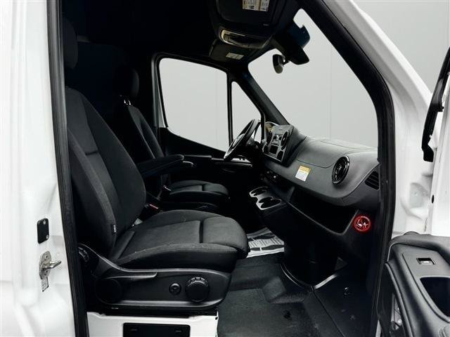 Used 2021 Mercedes-Benz Sprinter 1500 image 16