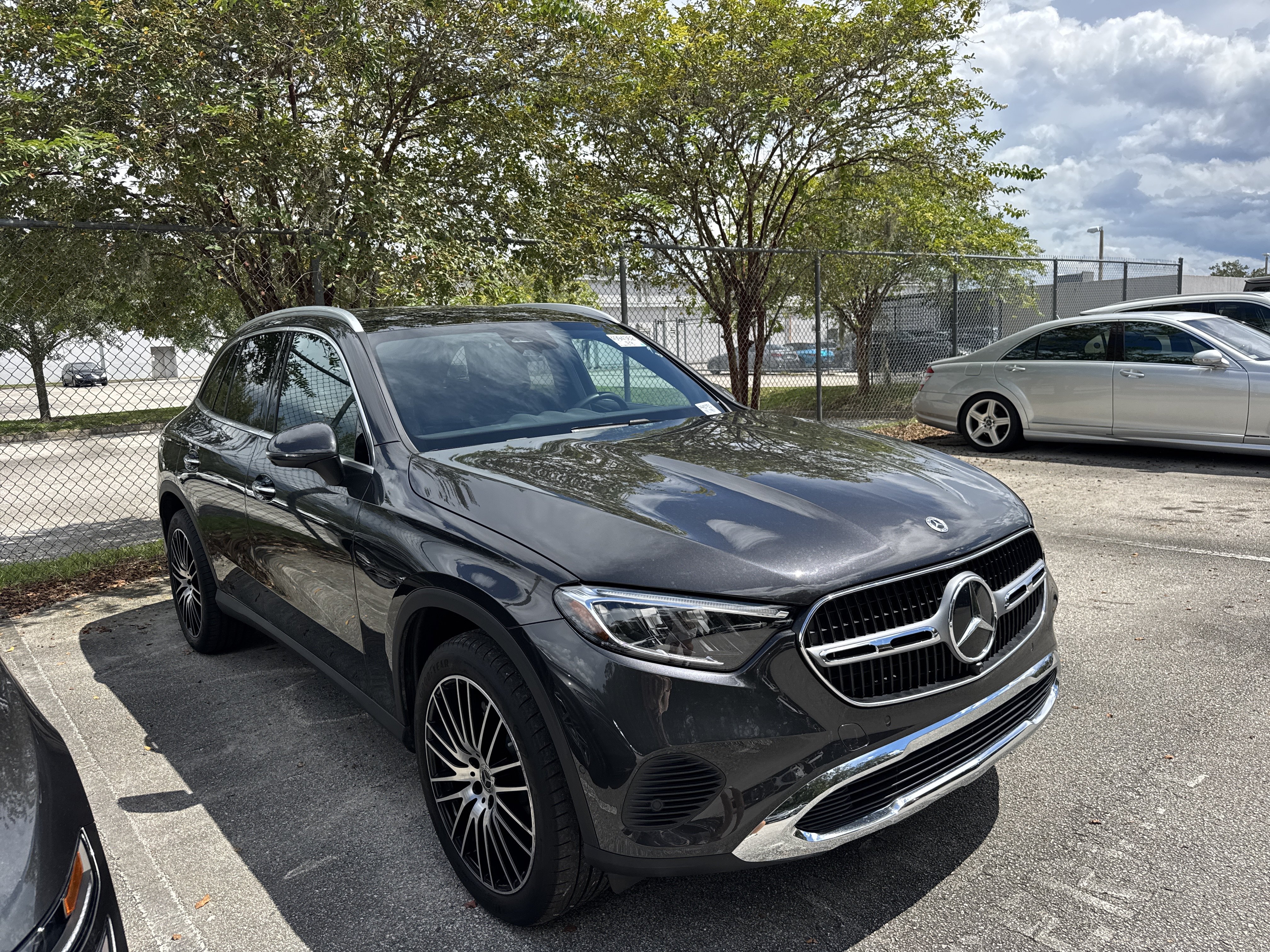 Used 2024 Mercedes-Benz GLC 300 4MATIC image 4