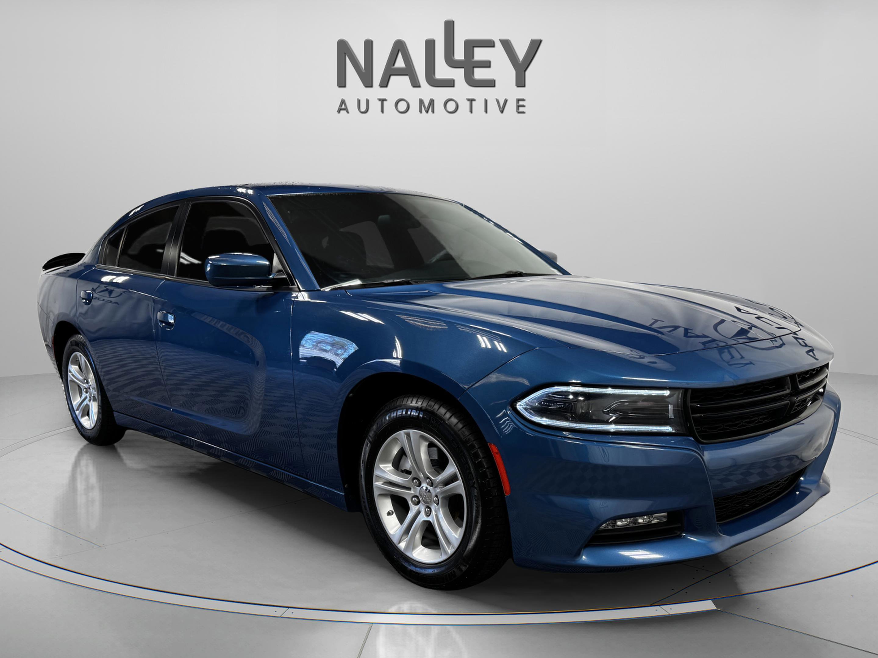 Used 2022 Dodge Charger SXT w/ Driver Convenience Group image 7
