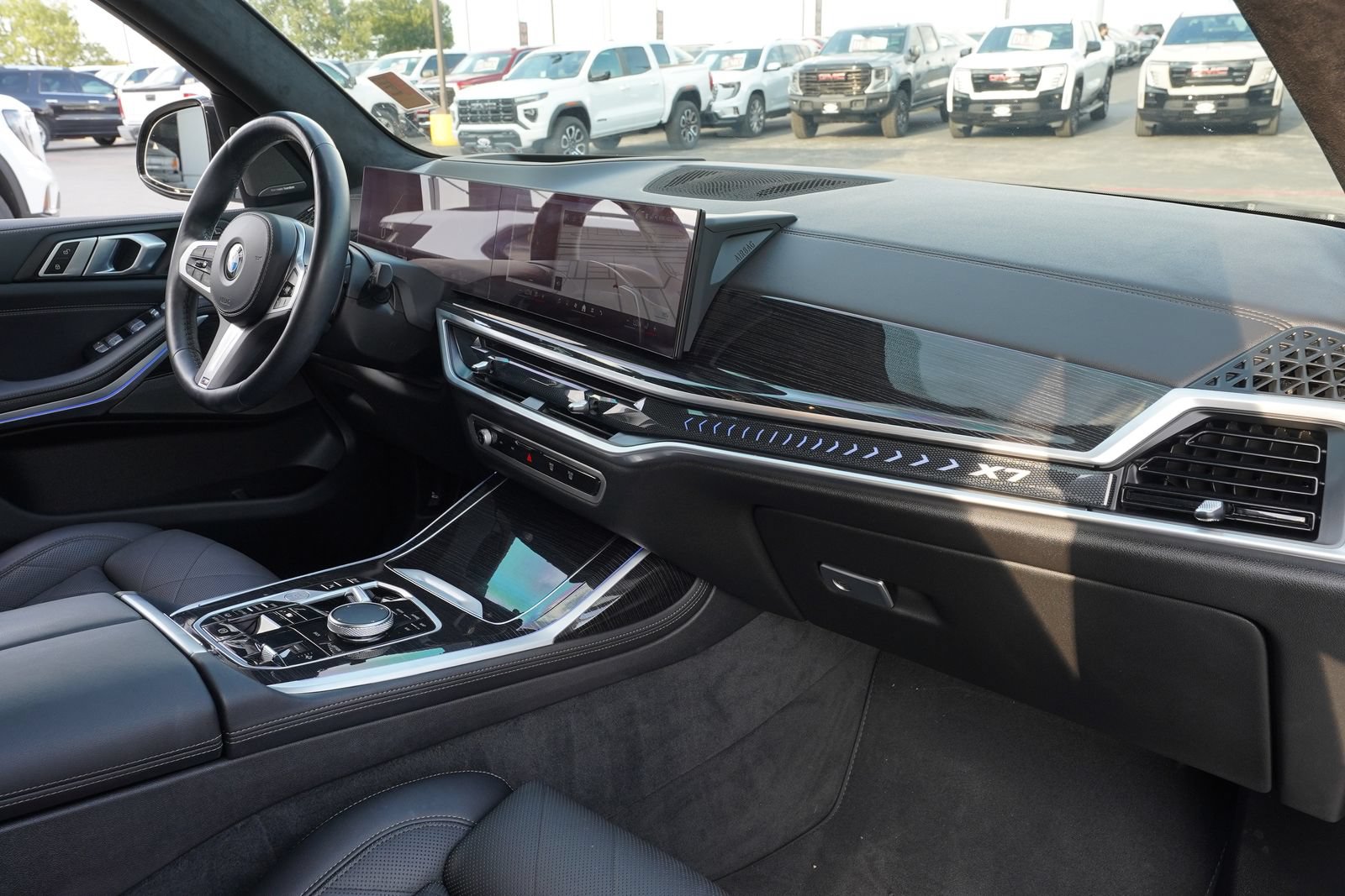 Used 2024 BMW X7 xDrive40i w/ M Sport Package AWD/4WD image 25