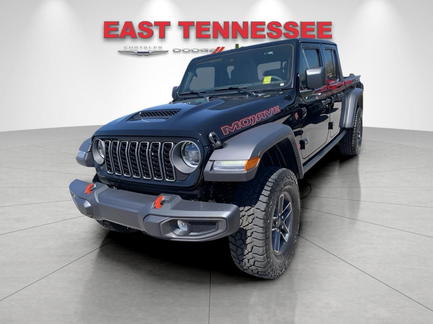 Used 2025 Jeep Gladiator Mojave w/ Convenience Group AWD/4WD image 7