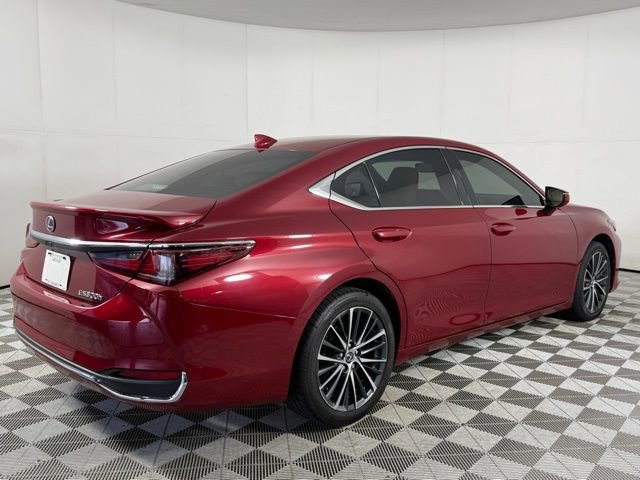 Certified 2022 Lexus ES 300h w/ Premium Package image 11