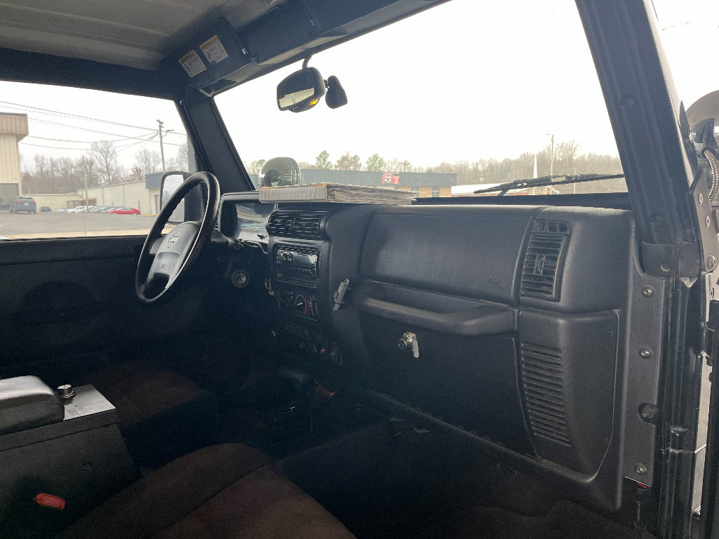 Used 2004 Jeep Wrangler Rubicon w/ Dual Top Group image 24