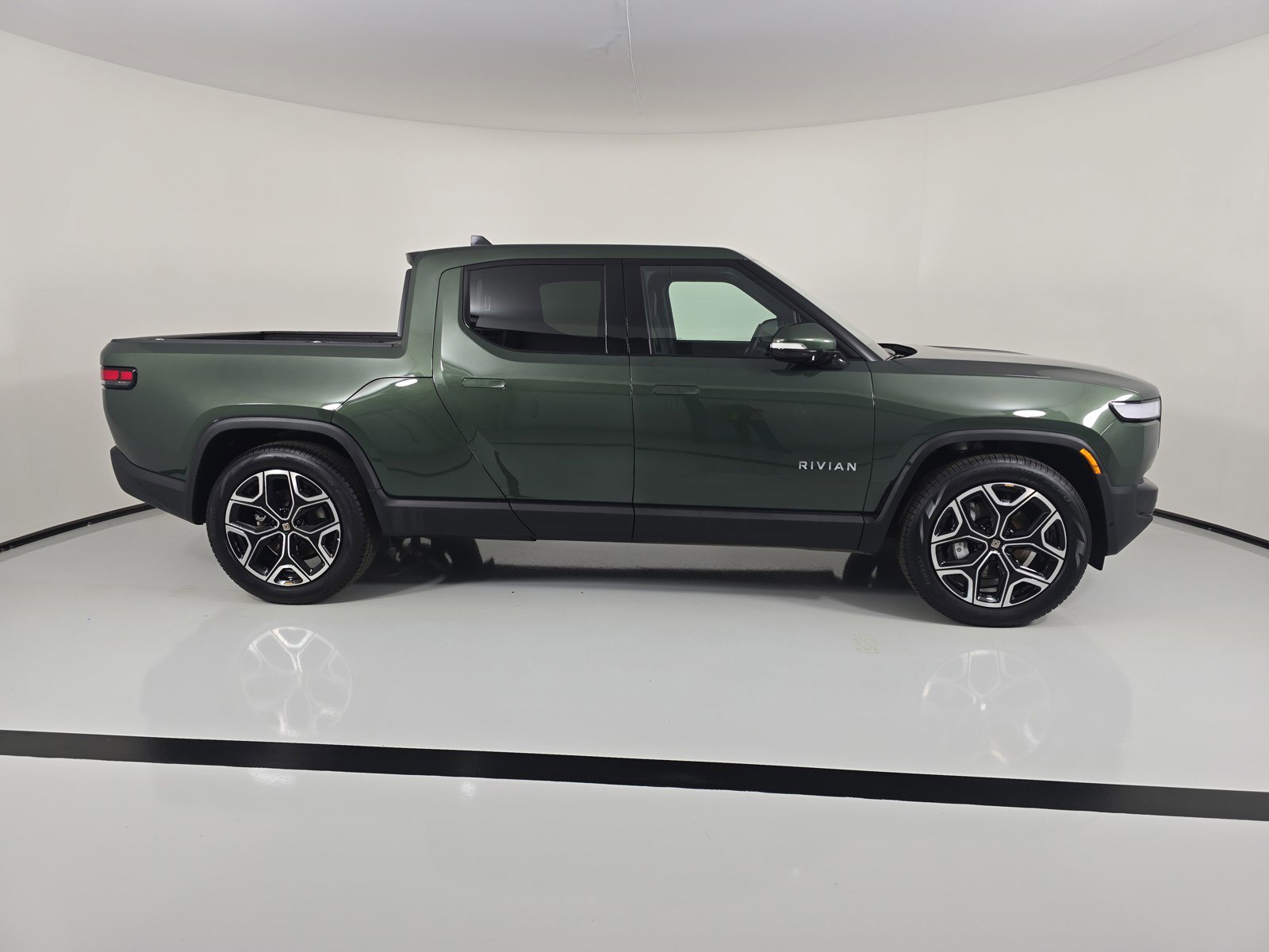 Used 2023 Rivian R1T Adventure AWD/4WD image 6