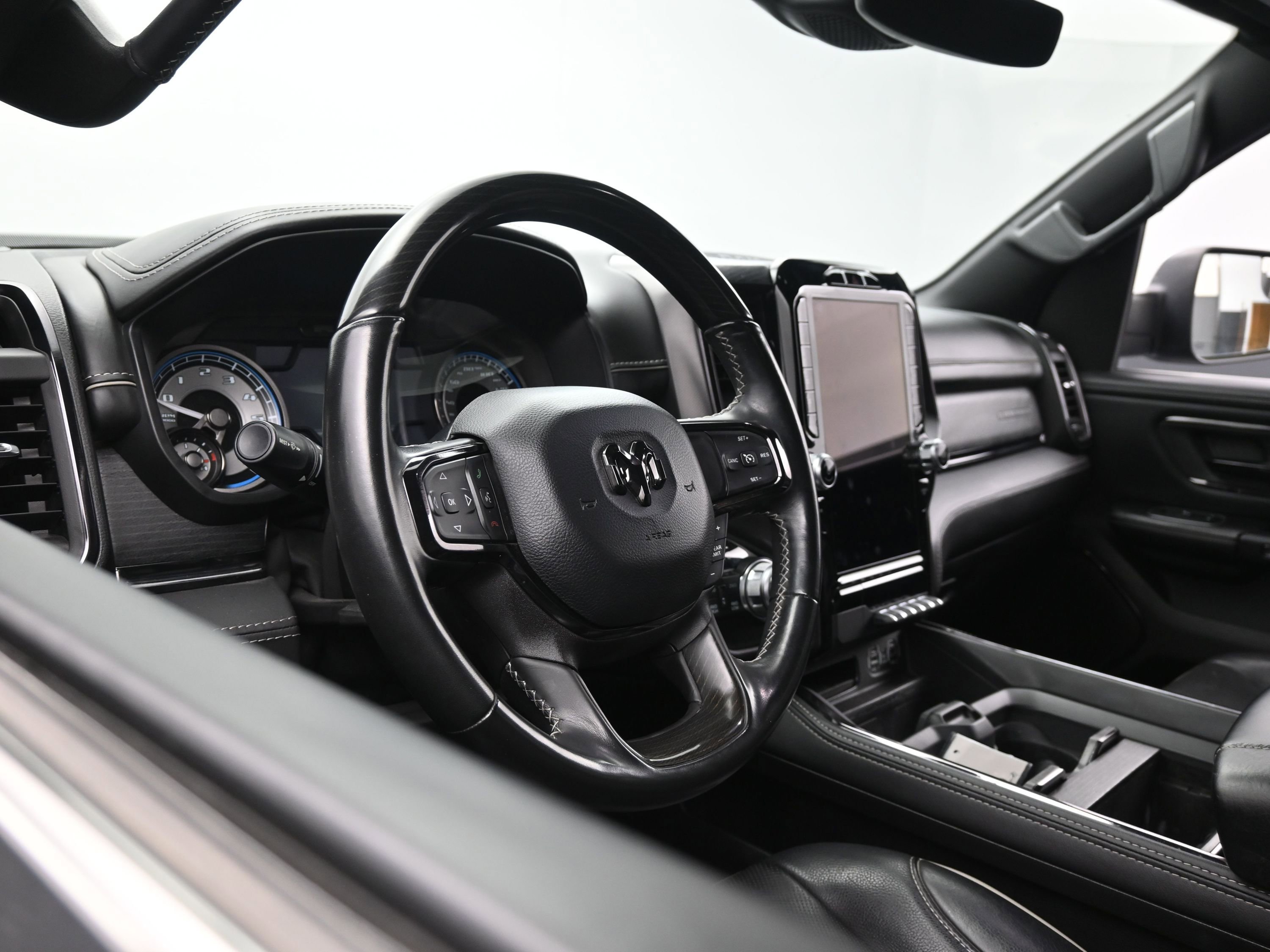 Used 2022 RAM 1500 Limited w/ Body Color Bumper Group image 16