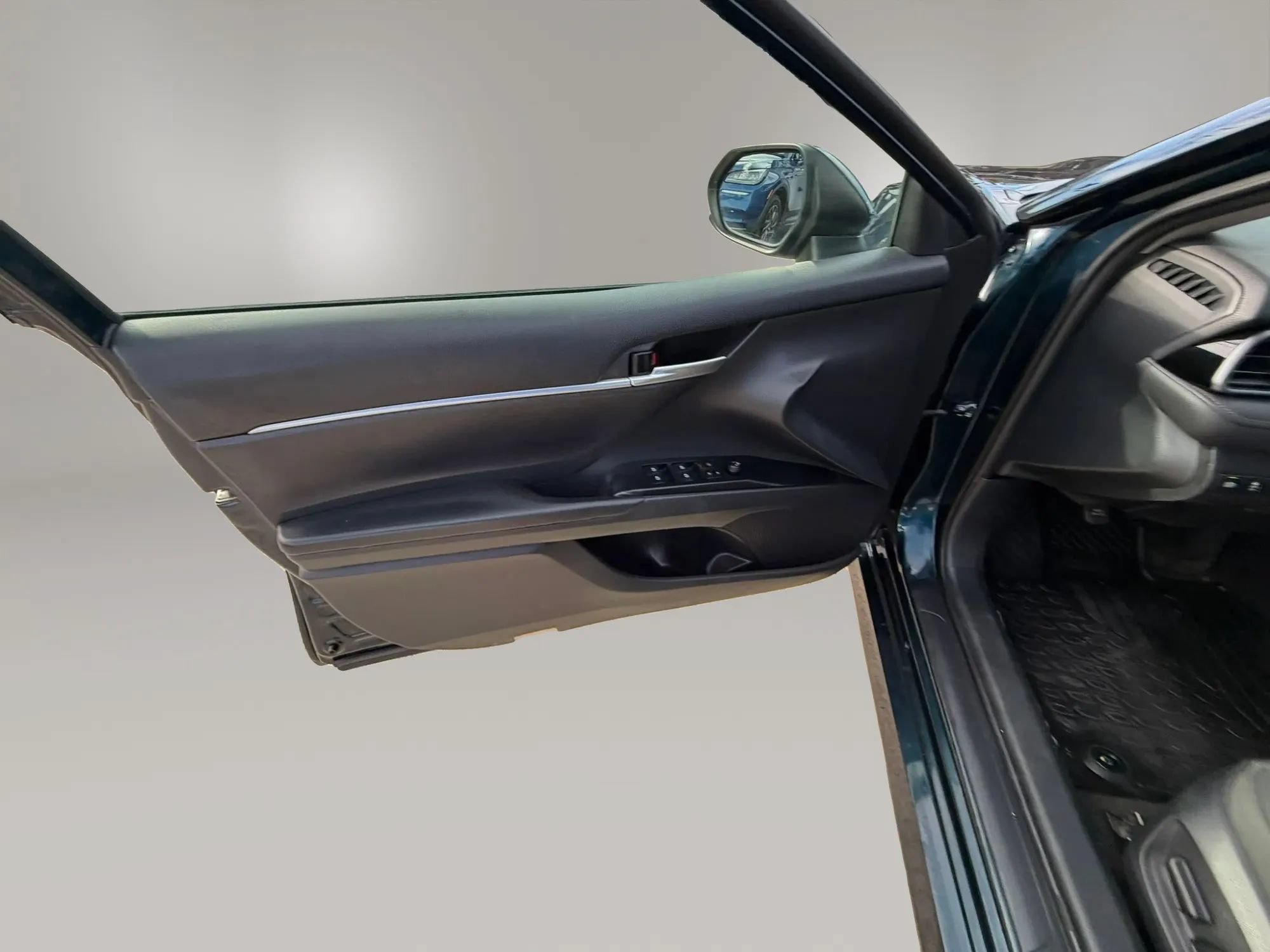 Used 2019 Toyota Camry LE FWD image 16