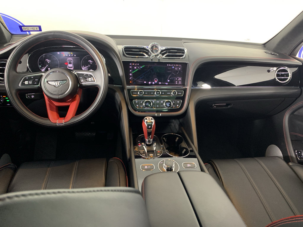 Used 2023 Bentley Bentayga AWD/4WD image 34