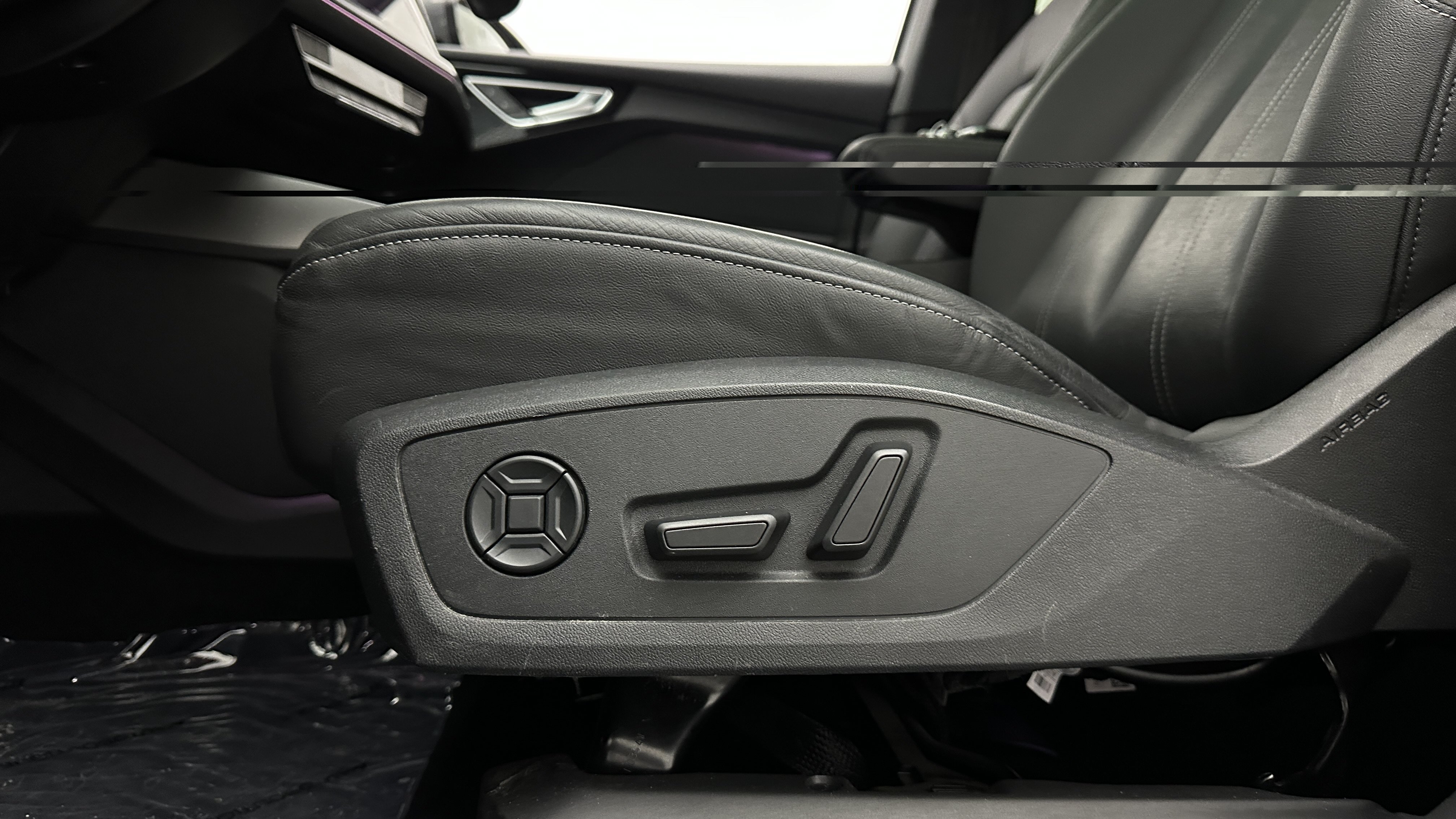 Used 2023 Audi Q4 e-tron Premium Plus RWD image 16