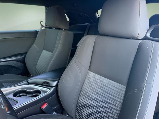 Used 2021 Dodge Challenger SXT image 32