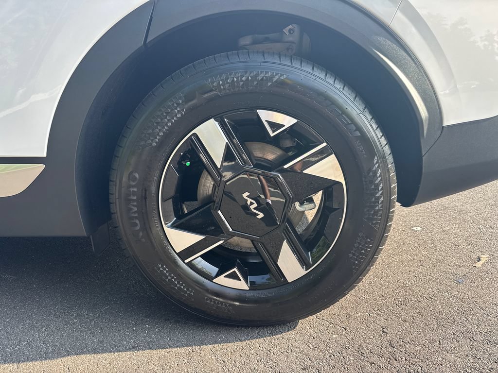 Used 2026 Kia Sportage LX FWD image 19