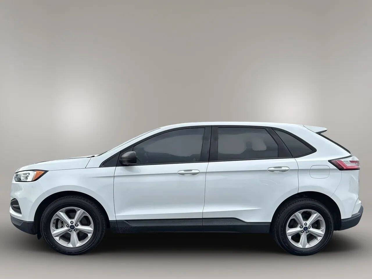 Used 2020 Ford Edge SE FWD image 4