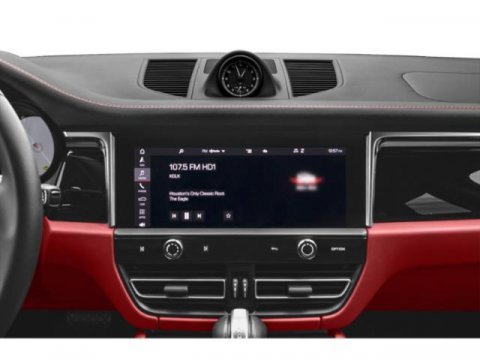 Certified 2025 Porsche Macan image 13