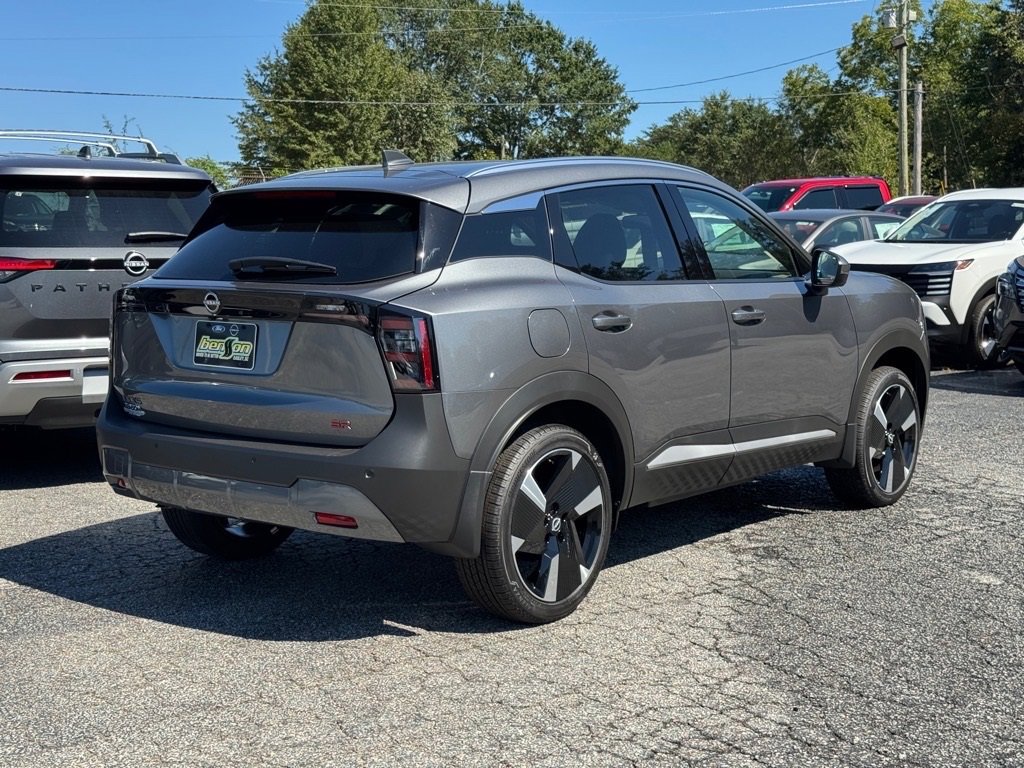 New 2025 Nissan Kicks SR image 3