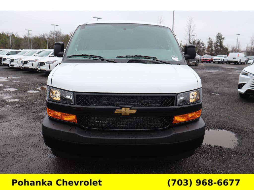 New 2026 Chevrolet Express 3500 RWD image 2