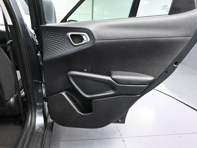 Used 2020 Kia Soul S FWD image 34