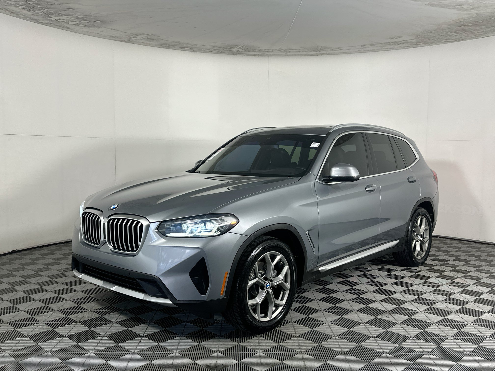 Used 2024 BMW X3 sDrive30i w/ Convenience Package RWD image 7