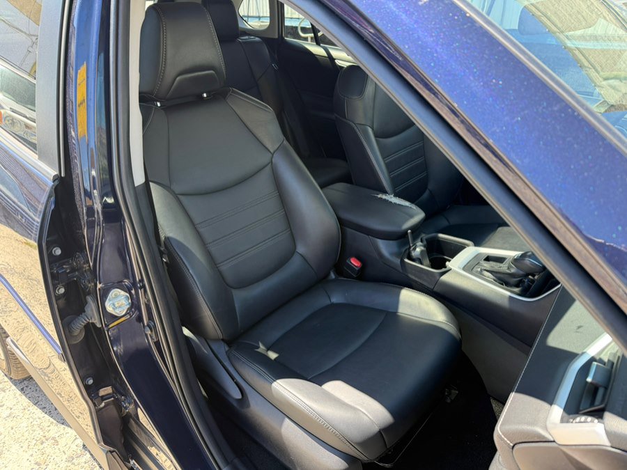Used 2022 Toyota RAV4 XLE Premium AWD/4WD image 8