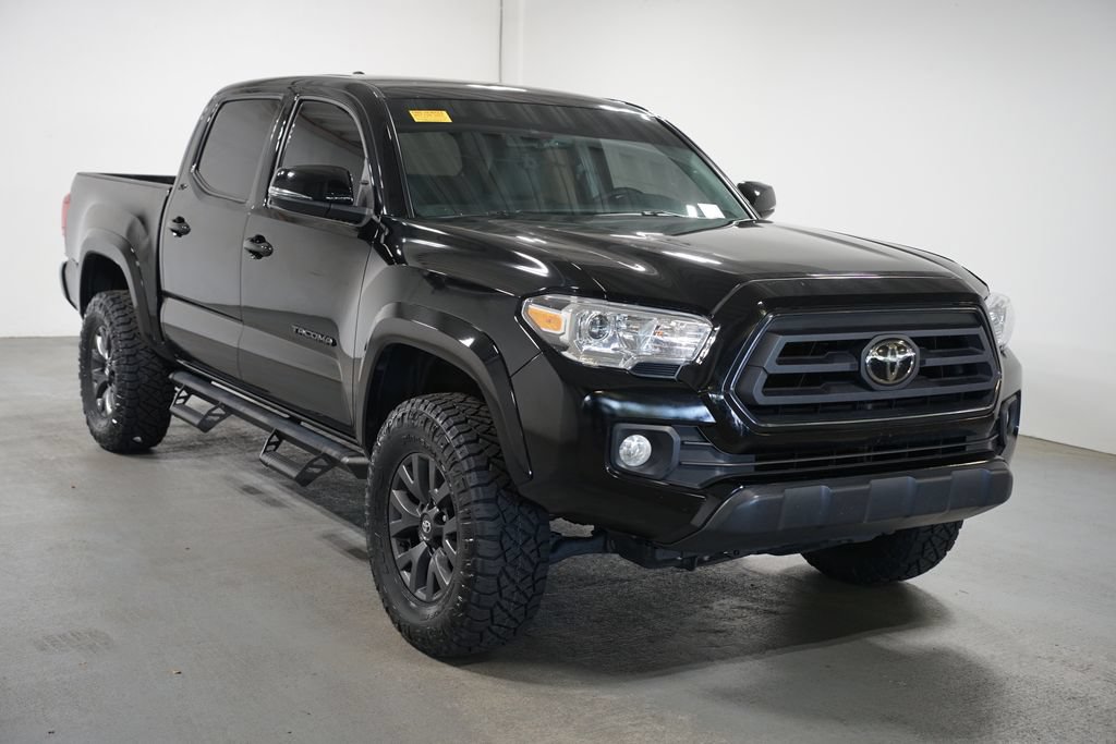 Certified 2023 Toyota Tacoma SR5 AWD/4WD image 3