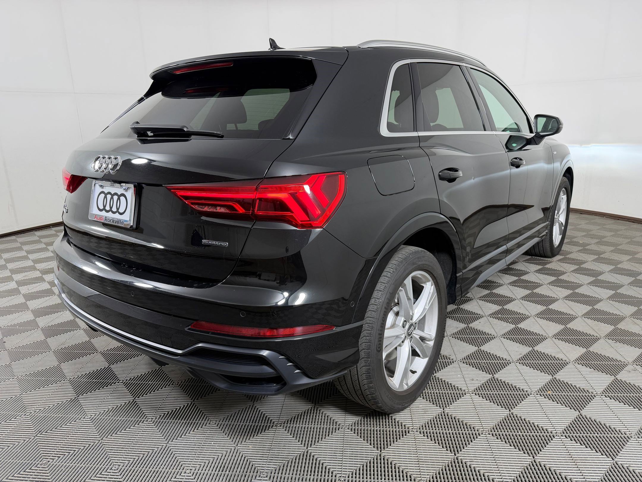 Used 2020 Audi Q3 2.0T Prestige AWD/4WD image 9