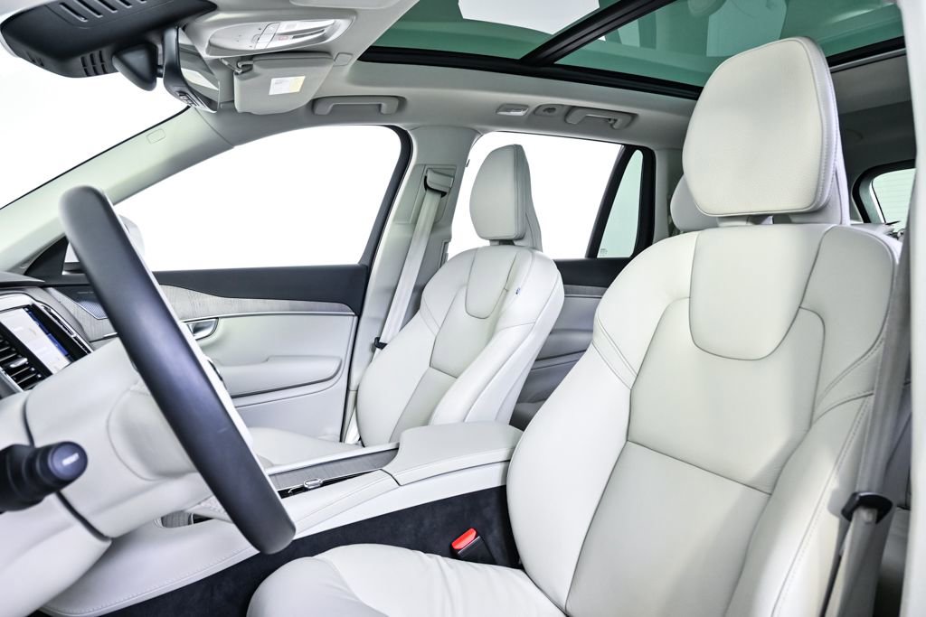 Certified 2024 Volvo XC90 B5 Plus w/ Protection Package Premier image 7